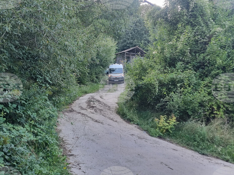 ОБНОВЕНА Жена е била затисната от АТВ в местност над Смолян