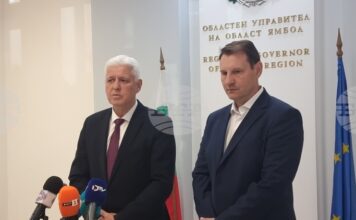 Обстановката около авиобаза „Безмер“ е спокойна, няма нарушения и инциденти, заяви в Ямбол министърът на отбраната Димитър Стоянов