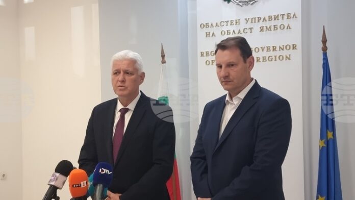 Обстановката около авиобаза „Безмер“ е спокойна, няма нарушения и инциденти, заяви в Ямбол министърът на отбраната Димитър Стоянов
