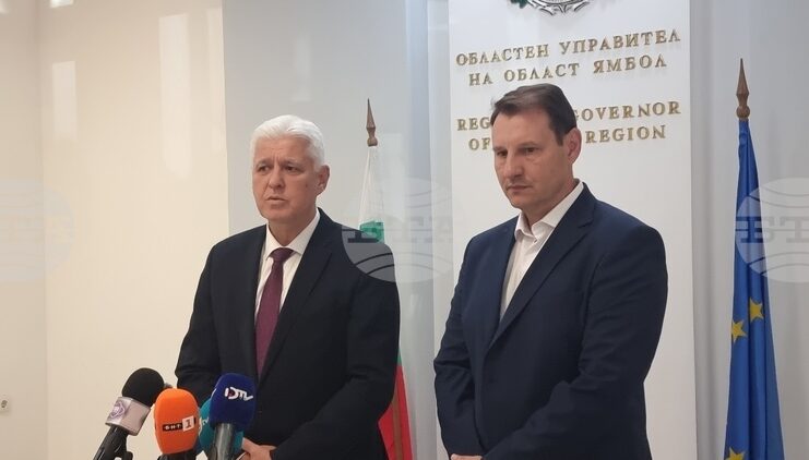 Обстановката около авиобаза „Безмер“ е спокойна, няма нарушения и инциденти, заяви в Ямбол министърът на отбраната Димитър Стоянов
