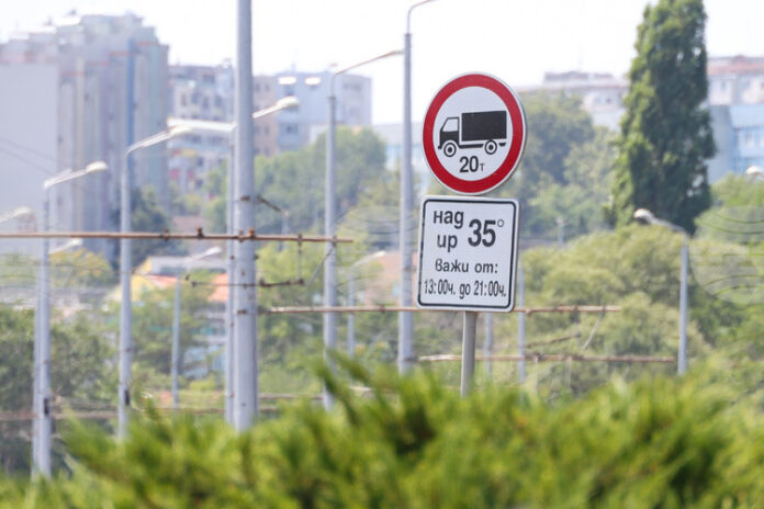Ограничават движението на камиони над 12 т по магистралите „Тракия“ и „Струма“ и през Кресненското дефиле