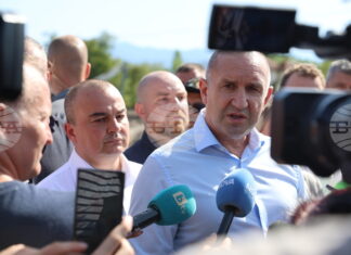 Прави се всичко възможно да бъдат намерени всички елементи на заглушаващото устройство, каза премиерът Румен Радев