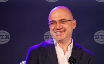 Празниците на изкуствата „Аполония“ са пример за културния туризъм, който искаме да развиваме, каза министърът на туризма Илин Димитров