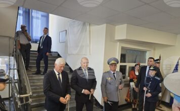 Премиерът Румен Радев и военният министър Димитър Стоянов откриха в Плевен барелефи на Цветан Лазаров и Асен Йорданов