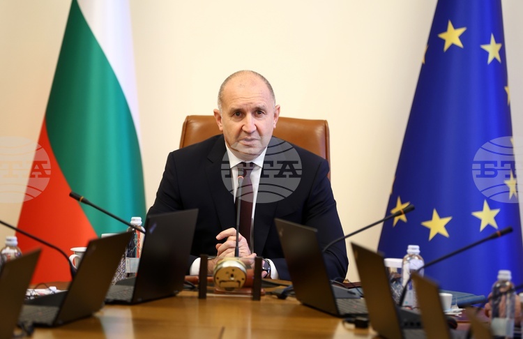 Премиерът Румен Радев разговаря по телефона с генералния секретар на НАТО Марк Рюте