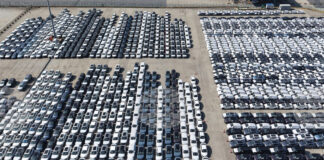 Продажбите на автомобили в Китай се понижиха за десети пореден месец през юли
