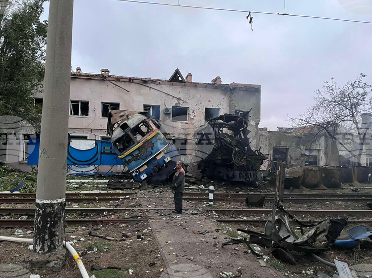 Русия атакува с дронове влак за украинския град Одеса с близо 600 пътници, от които 15 деца, съобщи областният управител