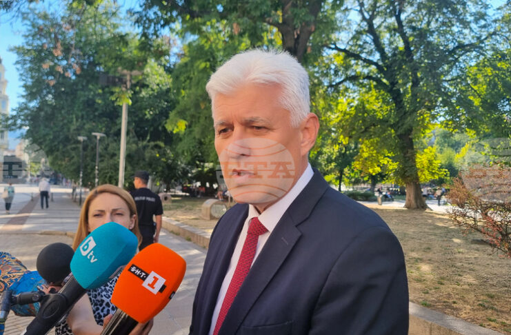 Самолетите цистерни на военновъздушните сили на САЩ напуснаха Безмер и отлетяха от България в петък, каза министър Димитър Стоянов