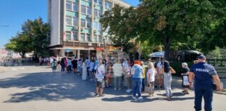 Шуменци посрещнаха чудотворната Хавайска мироточива Иверска икона на Пресвета Богородица в храма „Св. Три Светители“