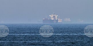 Според сайт за проследяване броят на товарните кораби, преминаващи през Ормузкия проток, е спаднал до най-ниското ниво от три месеца