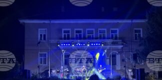 Стефан Вълдобрев и „Обичайните заподозрени“ закриха Markovo Music Summer с концерт на площада в с. Марково