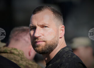 Украинският министър на отбраната предлага Киев да използва предсрочно заем от ЕС, за да покрие дефицита си през тази година