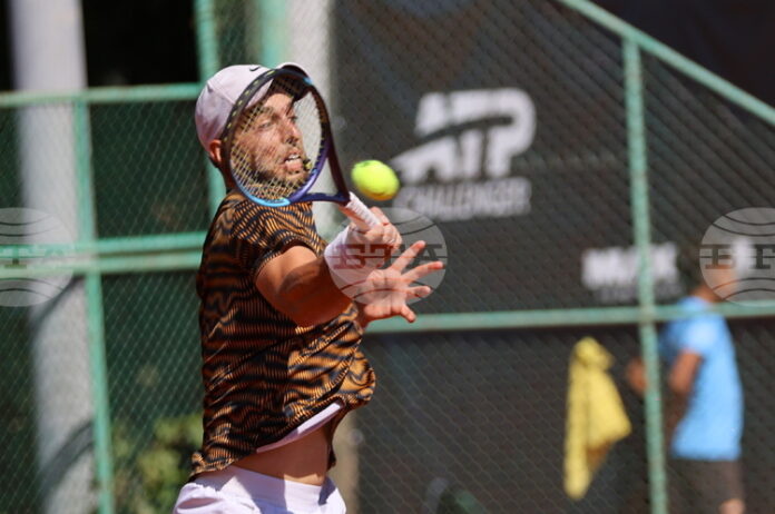 Адриан Андреев се класира за полуфиналите на сингъл на ATP Challenger 75 турнира по тенис в Пловдив