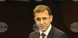 България развива ядрената си енергетика, модернизира електромрежата и разгръща енергийното съхранение, каза зам.-министърът на енергетиката Кирил Темелков