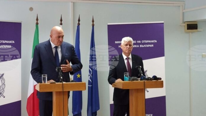 България ще подкрепи Италия за създаване на център за борба България ще подкрепи Италия за създаване на център за борба с хибридните атаки, каза министърът на отбраната Димитър Стоянов