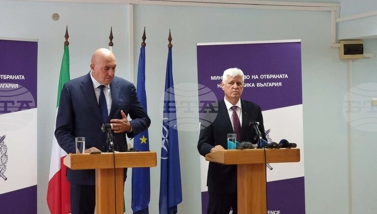 България ще подкрепи Италия за създаване на център за борба с хибридните атаки, каза министърът на отбраната Димитър Стоянов