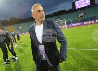 Българският треньор Ивайло Петев беше официално представен в турския клуб Мардин 1969 от цялото ръководство