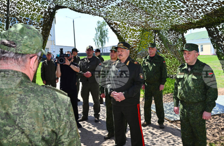 Беларус проведе военни учения по границата с ЕС