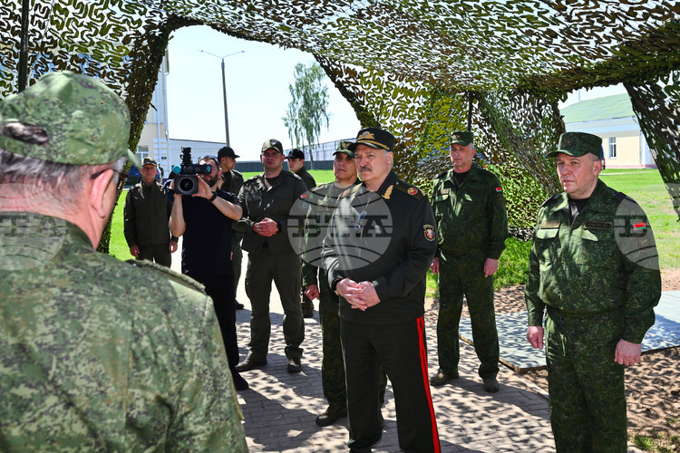 Беларус проведе военни учения по границата с ЕС
