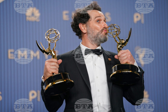 ктьорът Матю Рис по време на церемонията по връчването на наградите "Еми" в Лос Анджелис. ктьорът Матю Рис по време на церемонията по връчването на наградите "Еми" в Лос Анджелис.