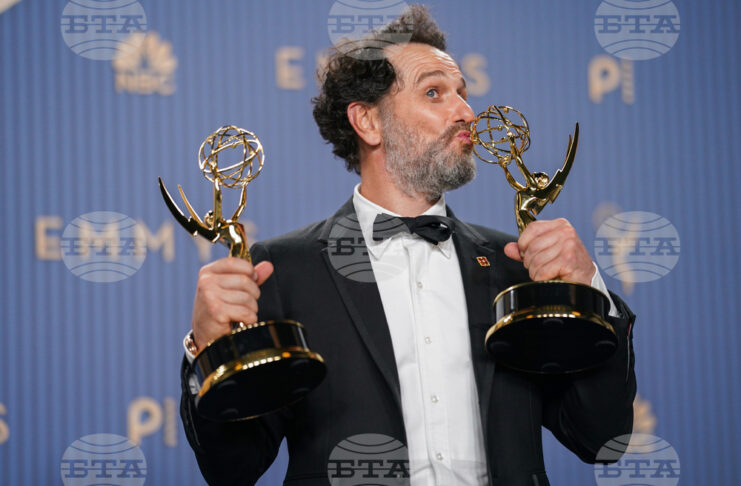 ктьорът Матю Рис по време на церемонията по връчването на наградите "Еми" в Лос Анджелис.