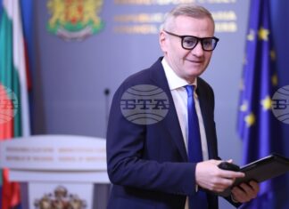 Целта е ремонтът на покрива на Националната гимназия за приложни изкуства в Трявна да бъде направен максимално бързо, каза министър Евтим Милошев
