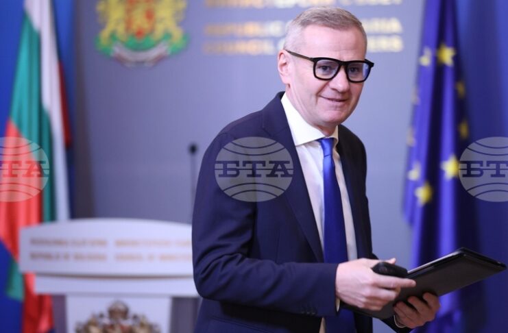 Целта е ремонтът на покрива на Националната гимназия за приложни изкуства в Трявна да бъде направен максимално бързо, каза министър Евтим Милошев