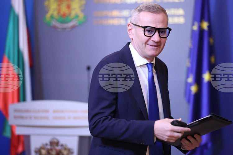 Целта е ремонтът на покрива на Националната гимназия за приложни изкуства в Трявна да бъде направен максимално бързо, каза министър Евтим Милошев