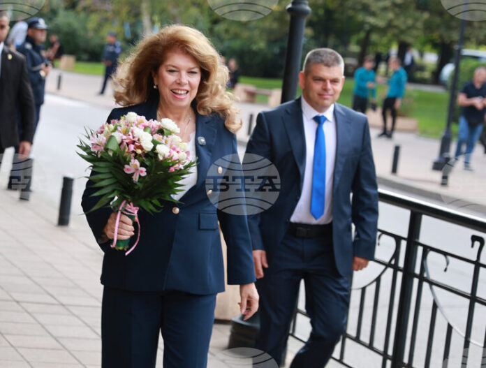 Датата 15 септември не е подвластна на времето и не Датата 15 септември не е подвластна на времето и не се забравя, каза президентът Илияна Йотова при откриването на учебната година в Русе