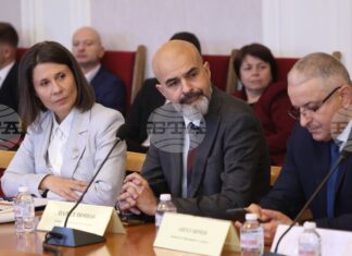 Депутати от образователната комисия обсъдиха промените в Закона за предучилищното и училищното образование, предложени от Елисавета Белобрадова