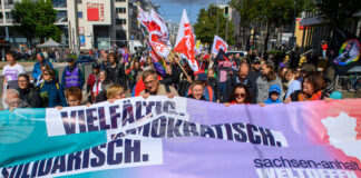 Десетки хиляди хора протестираха в цяла Германия срещу крайнодесния екстремизъм след победата на АзГ на изборите в провинция Саксония-Анхалт