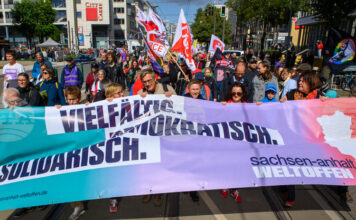 Десетки хиляди хора протестираха в цяла Германия срещу крайнодесния екстремизъм след победата на АзГ на изборите в провинция Саксония-Анхалт