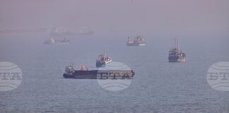 ЕС плаща 2-3 пъти по-скъпо за вноса на петрол от САЩ и Китай, отчита Европейската комисия