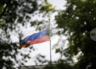 Германия разреши на специален руски полет да извози служителите на закритото консулство на Русия в Бон