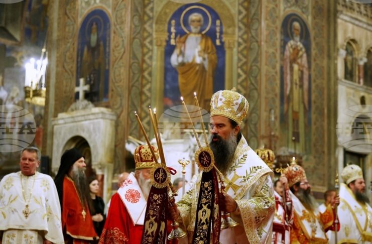 Господ победи смъртта чрез Кръста, каза българският патриарх Даниил