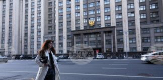 Известен руски политолог е задържан след парламентарния вот в страната