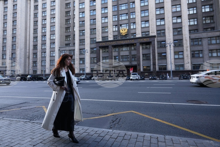 Известен руски политолог е задържан след парламентарния вот в страната