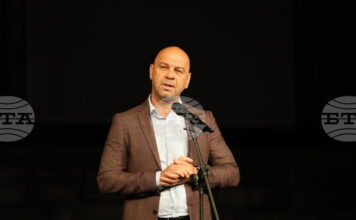 Кметът на Пловдив Костадин Димитров откри Есенния салон на изкуствата „Пловдив 2026“