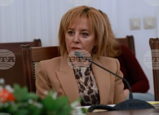 КЗП проверява бензиностанциите у нас за необосновано увеличение на цените на горивата, заяви Мая Манолова