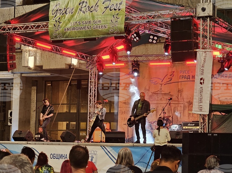 Местни изпълнители от различни поколения включва втория ден на Green Rock Fest в Русе
