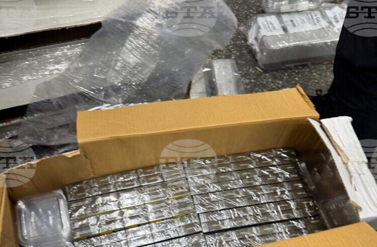 Митнически служители на „Капитан Андреево“ задържаха 400 000 къса цигари, укрити в кашони с пластмасови кутии