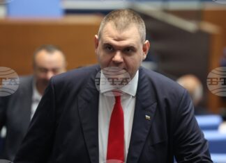 Нека ценим и пазим свободата и независимостта, за да продължим пътя на развитие към сигурна и стабилна България, написа лидерът на ДПС