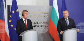 ОБНОВЕНА Имаме еднакви възгледи за енергетиката, каза премиерът на Чехия Андрей Бабиш след среща с Румен Радев