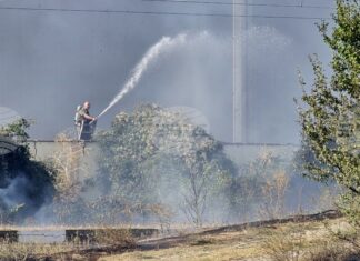 ОБНОВЕНА Пожар гори на гарата в село Горно Сахране, преустановено е движението на влаковете в участъка Тъжа – Сахране ОБНОВЕНА Пожар гори на гарата в село Горно Сахране, преустановено е движението на влаковете в участъка Тъжа – Сахране