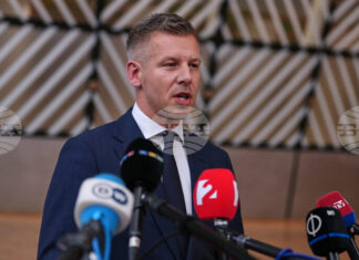 ОБЗОР
                                                                                                Унгарският премиер започна операция „Пречистващ огън“ срещу опозицията