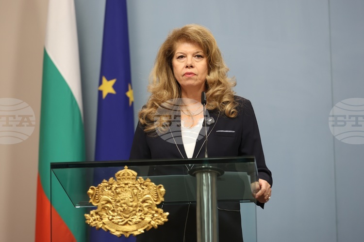 От деня на Съединението България се връща на географската карта на света, каза в Пловдив президентът Илияна Йотова