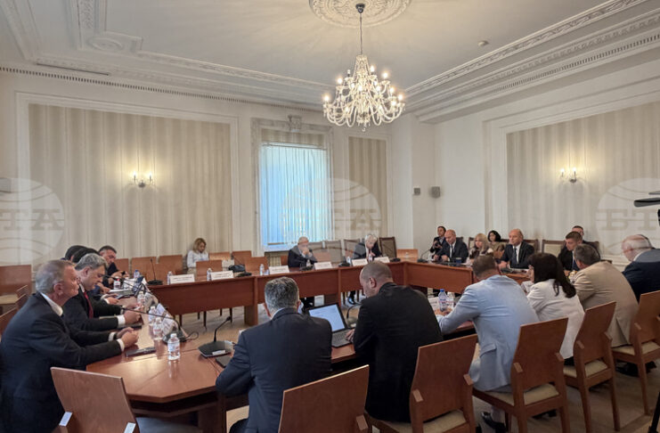 Парламентарната комисия по вътрешна сигурност прие на първо четене издаването на електронна идентичност да бъде безплатно