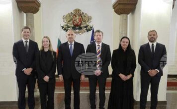 Премиерът Румен Радев обсъди с представители на Групата за финансови действия FATF напредъка на България за излизане от „сивия списък" за пране на пари