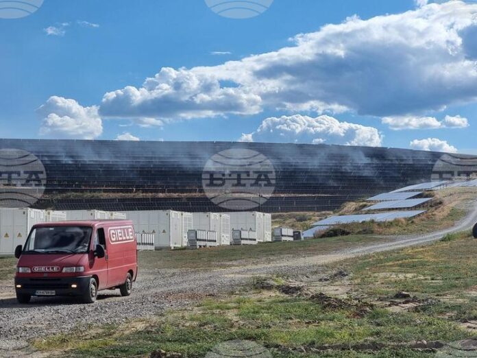 През изминалото денонощие в страната са потушени 135 пожара, един човек е пострадал