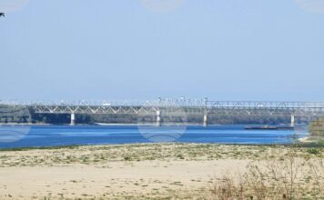 Продължават минималните колебания в нивото на река Дунав, корабоплаването остава затруднено